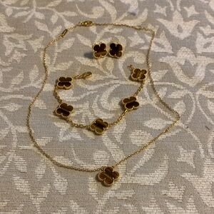 Gold and Brown Clover Pendant Necklace, Bracelet & Earring Set
